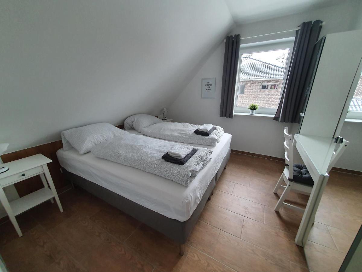 Haus Taybeerweg Apartamento Aurich Exterior foto